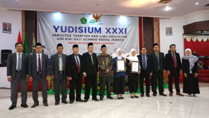 Mahasiswi Lulusan Tadris IPA Raih Prestasi Lulusan Tercepat pada Yudisium XXXI FTIK UIN KHAS Jember